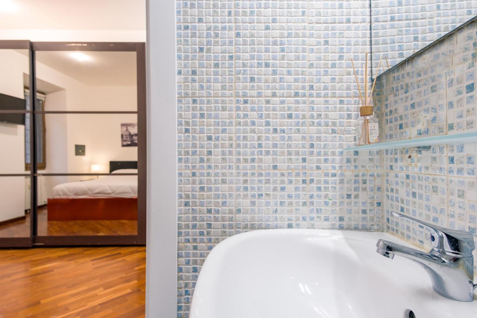 Elegantis San Giovanni - Easily Get To The Historic Center, Metro, Tram And Bus Are Nearby *