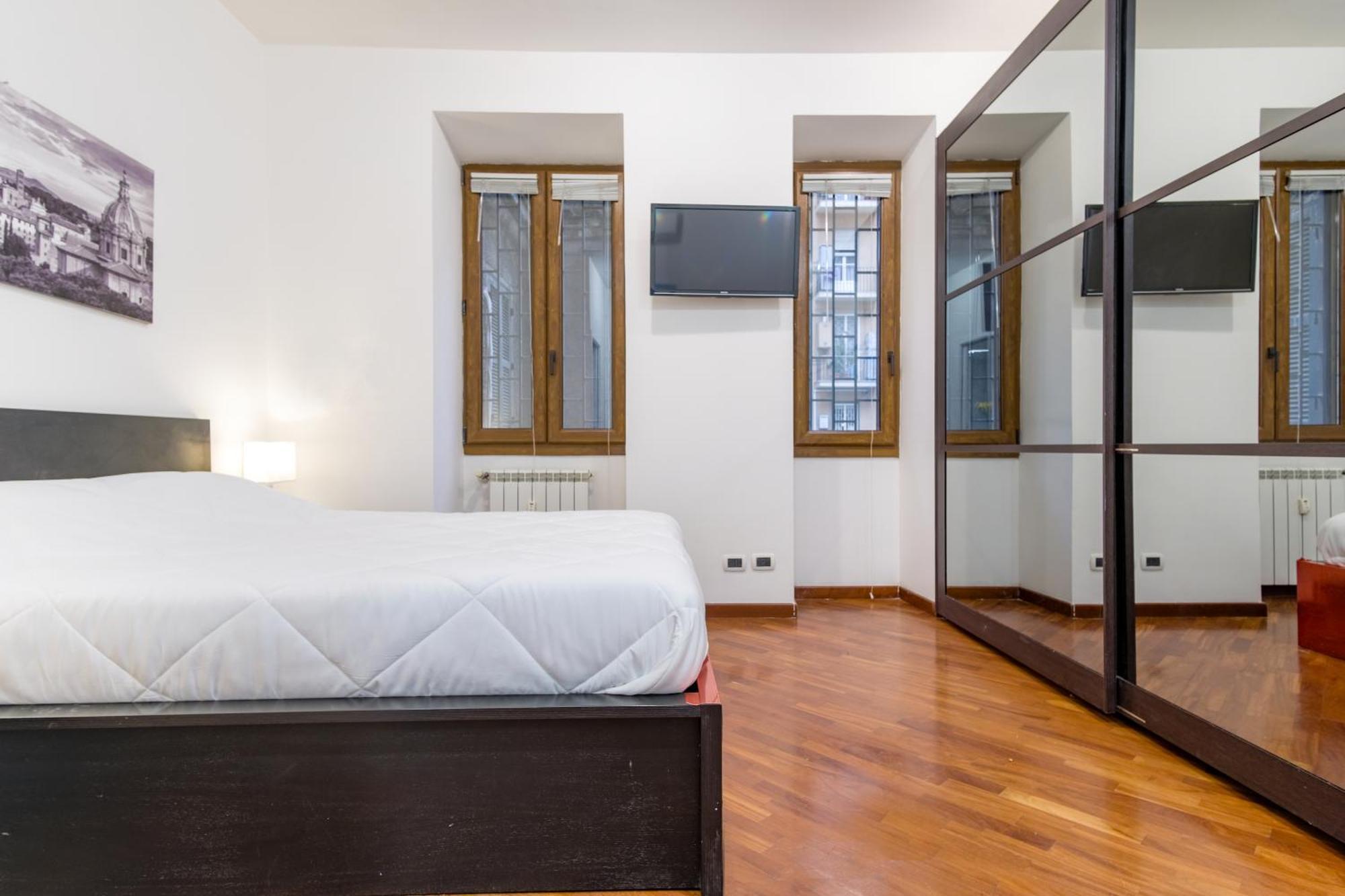 Elegantis San Giovanni - Easily Get To The Historic Center, Metro, Tram And Bus Are Nearby *
