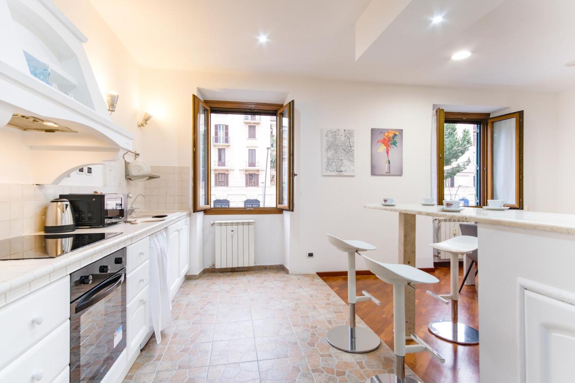 Elegantis San Giovanni - Easily Get To The Historic Center, Metro, Tram And Bus Are Nearby * Rome