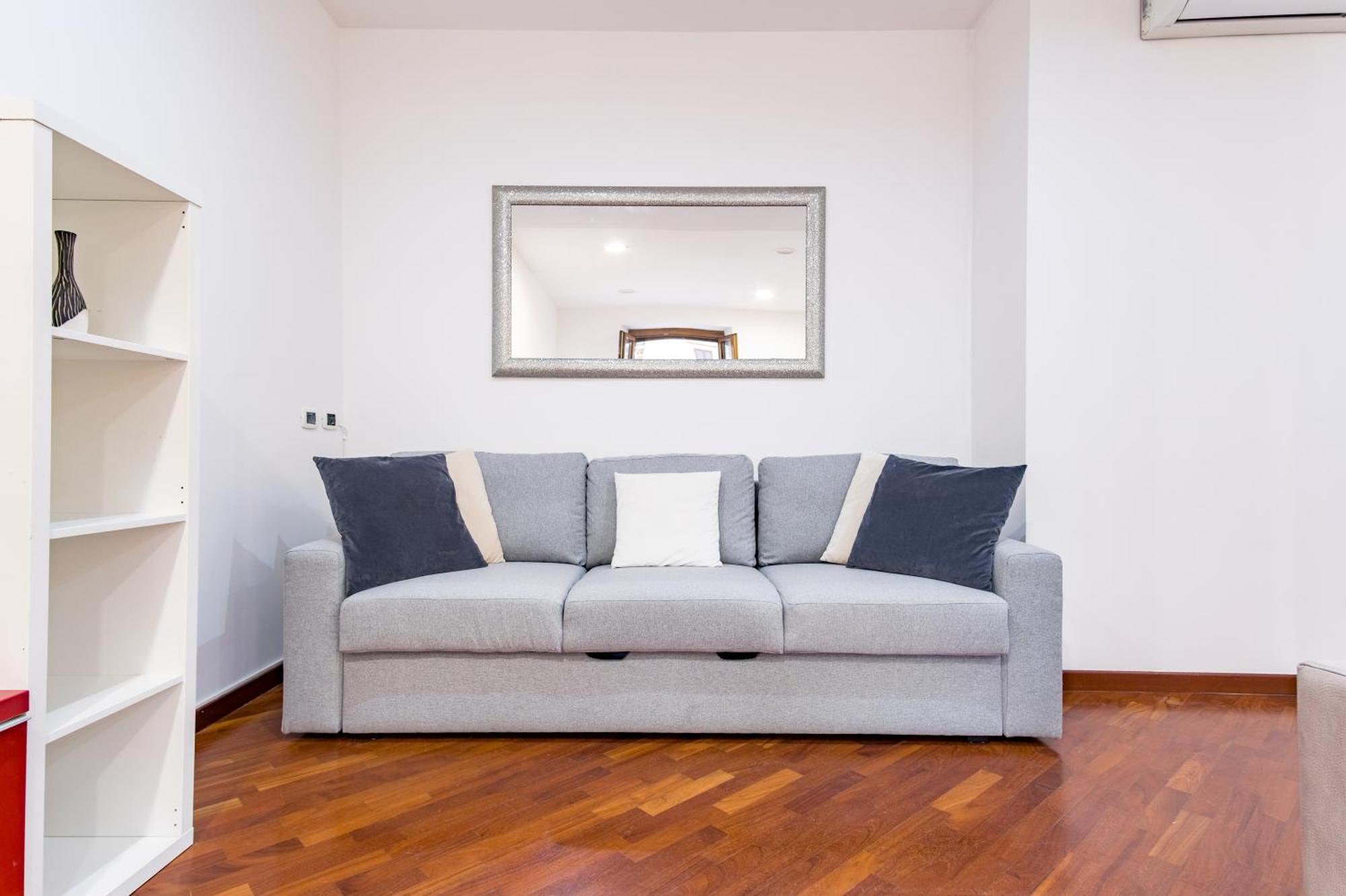Elegantis San Giovanni - Easily Get To The Historic Center, Metro, Tram And Bus Are Nearby * Rome