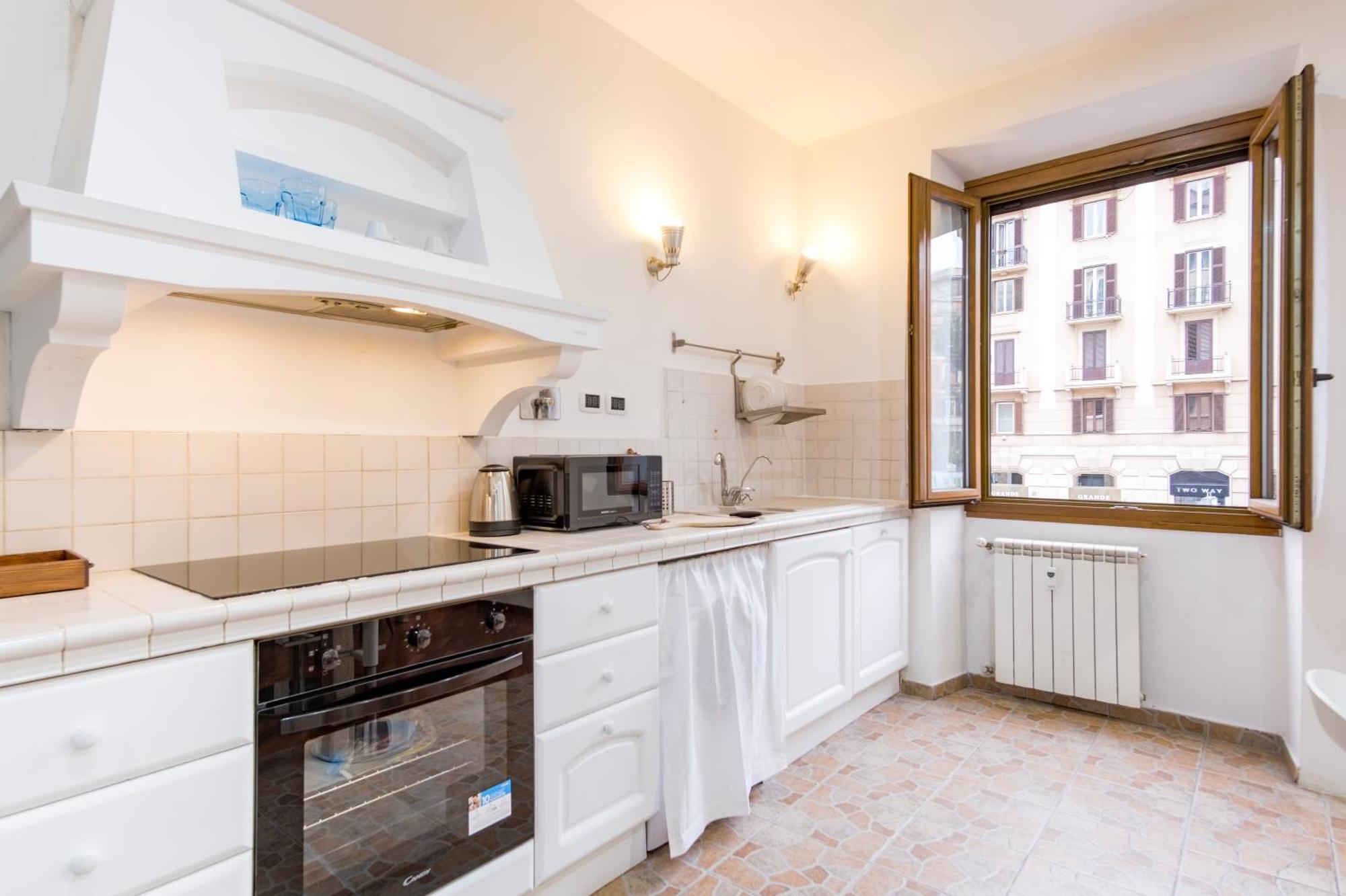 Elegantis San Giovanni - Easily Get To The Historic Center, Metro, Tram And Bus Are Nearby Apartment