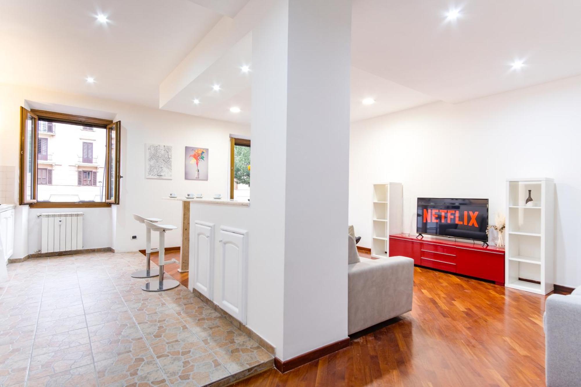 Elegantis San Giovanni - Easily Get To The Historic Center, Metro, Tram And Bus Are Nearby Apartment