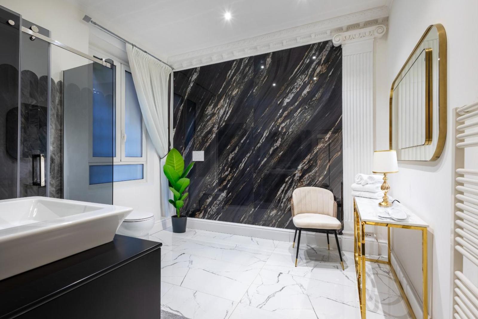 Daphne Luxury * Rome