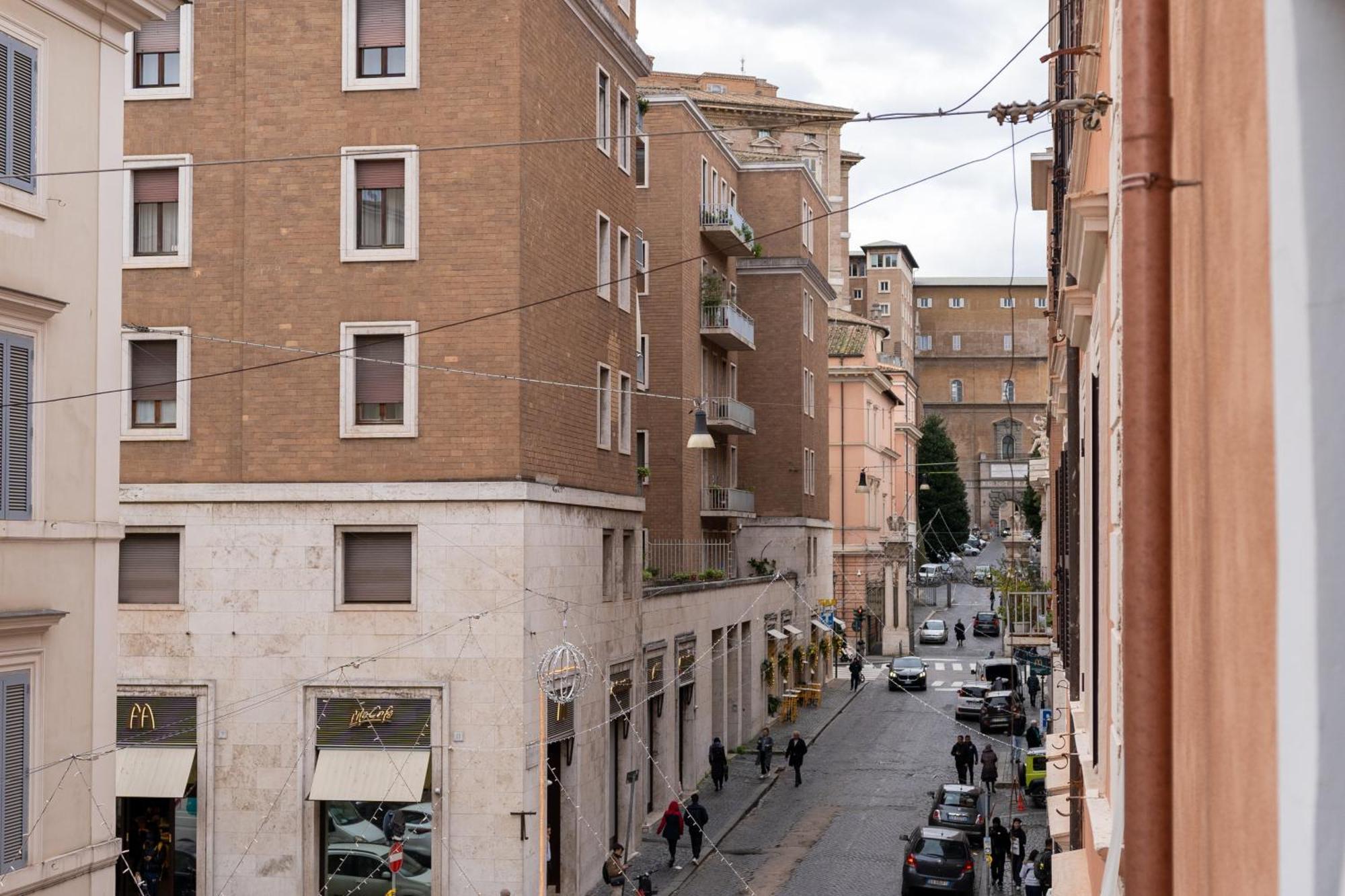 Sotto Al Letto Del Papa - Borgo Pio - Vaticano