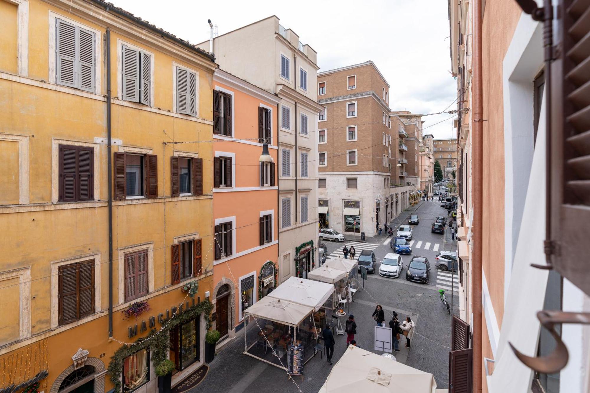 Apartment Sotto Al Letto Del Papa - Borgo Pio - Vaticano *