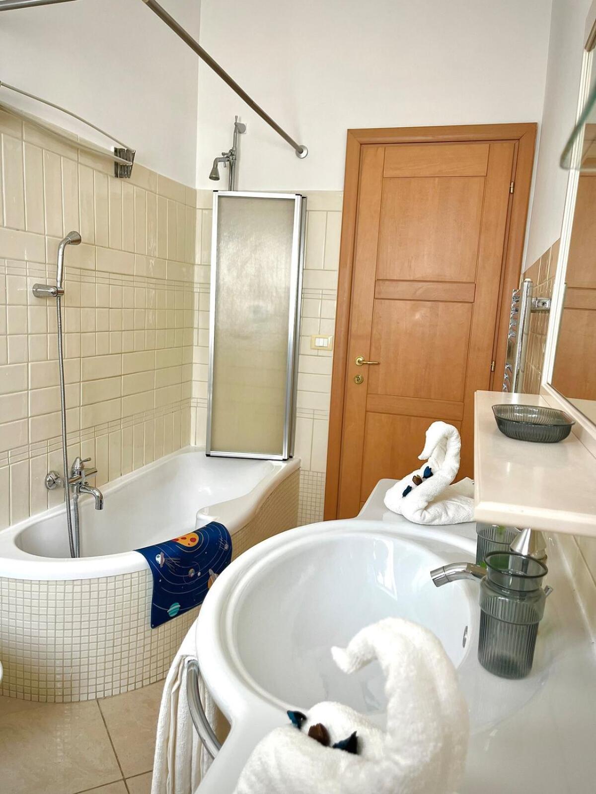 Holiday home 700 Mt To Metro Decia'S Appartament