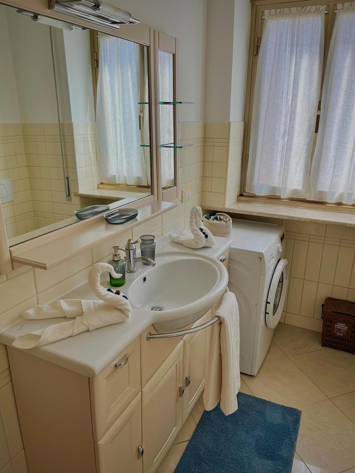 Holiday home 700 Mt To Metro Decia'S Appartament *