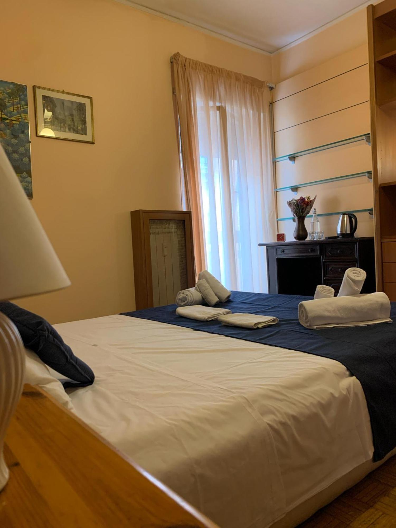 4 Season Bed & Breakfast Rome