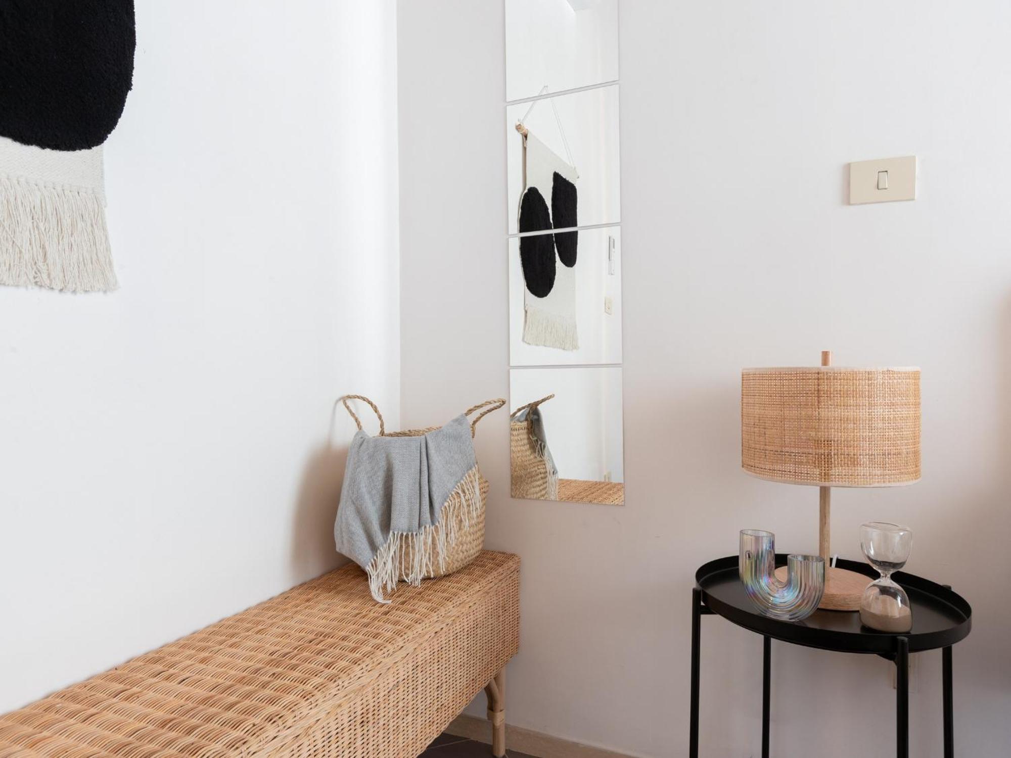 The Rent - Two-bedroom With Terrace Near Trevi Fountain