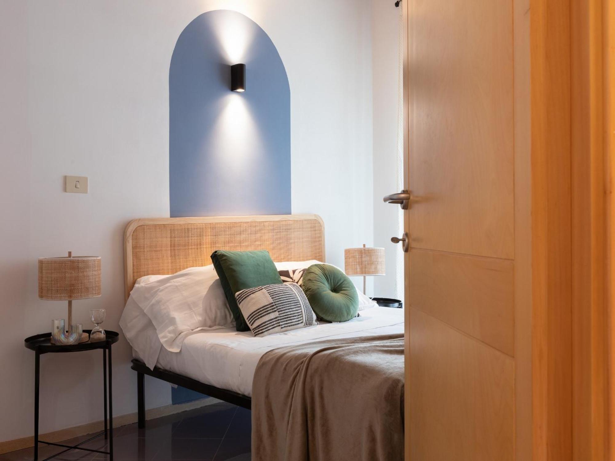 The Rent - Two-bedroom With Terrace Near Trevi Fountain Appartement