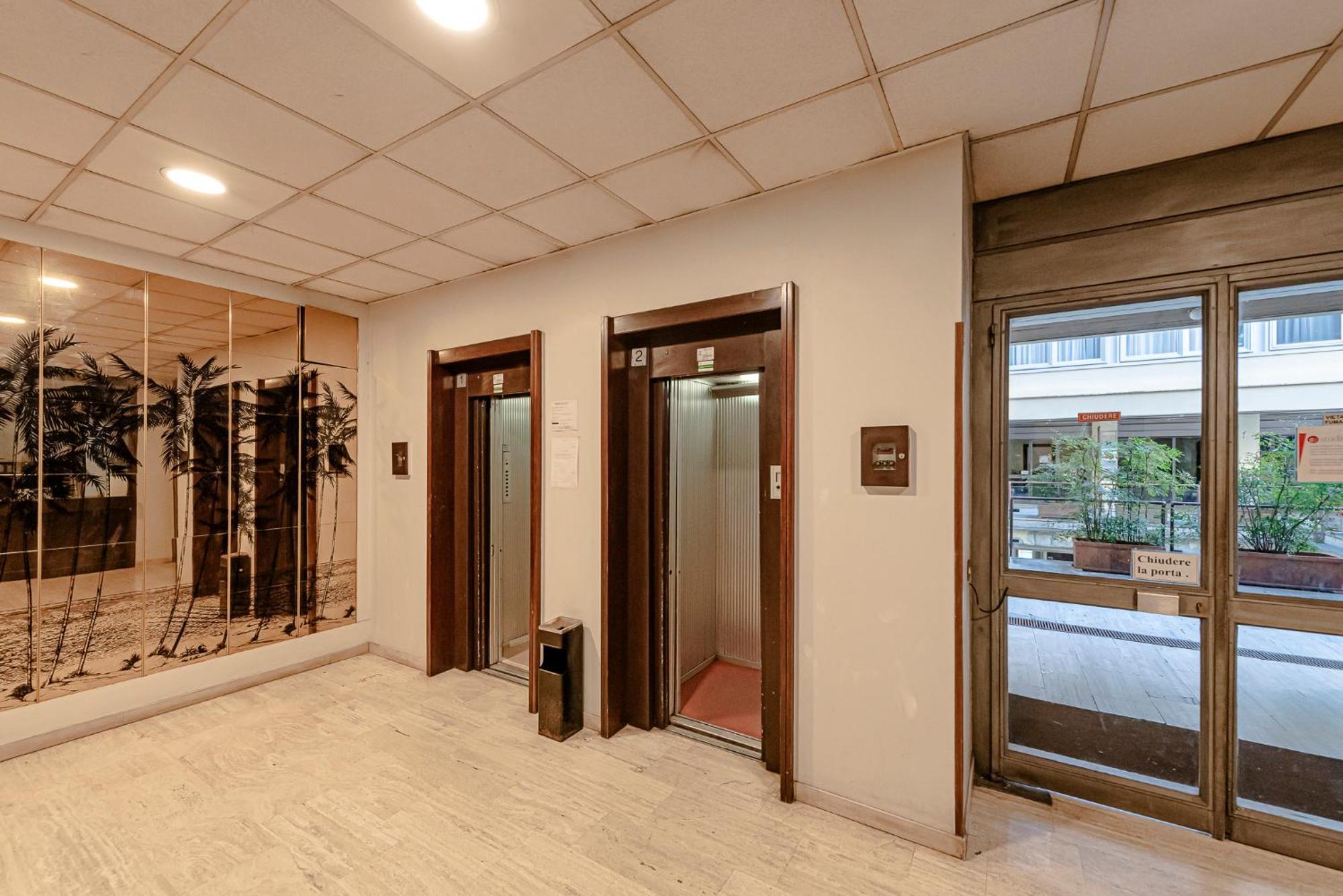Sangio - Lovely In Apartment