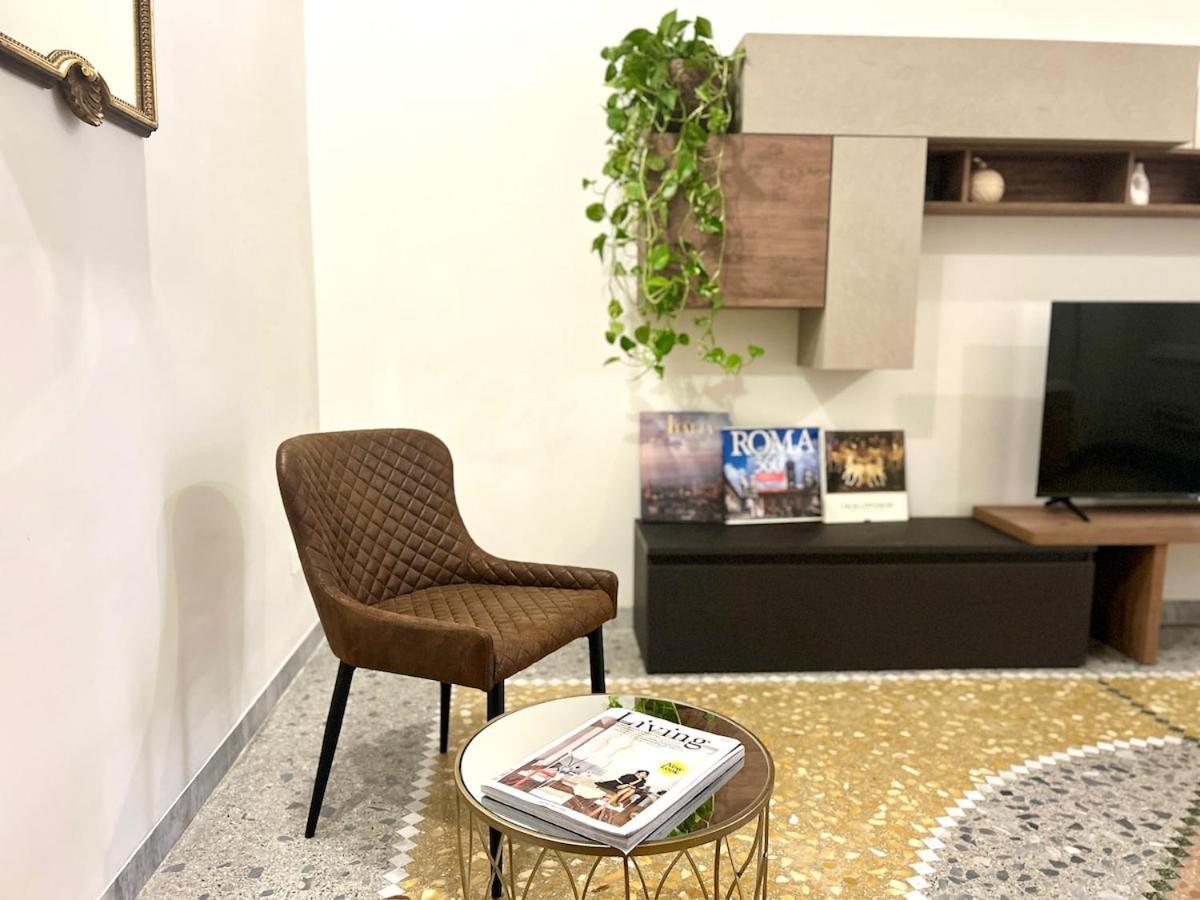 Apartment Elegant With Balcony Near The Center *