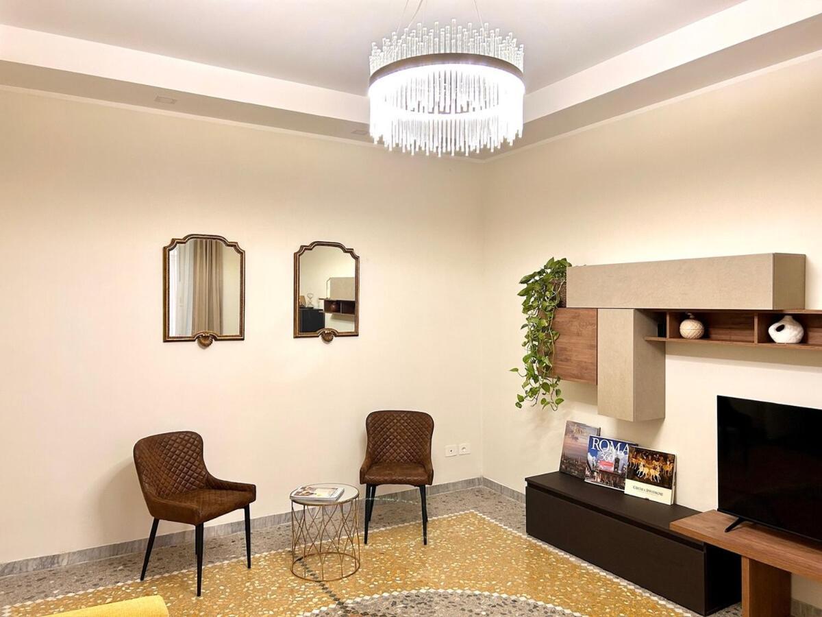 Elegant With Balcony Near The Center Apartment Rome