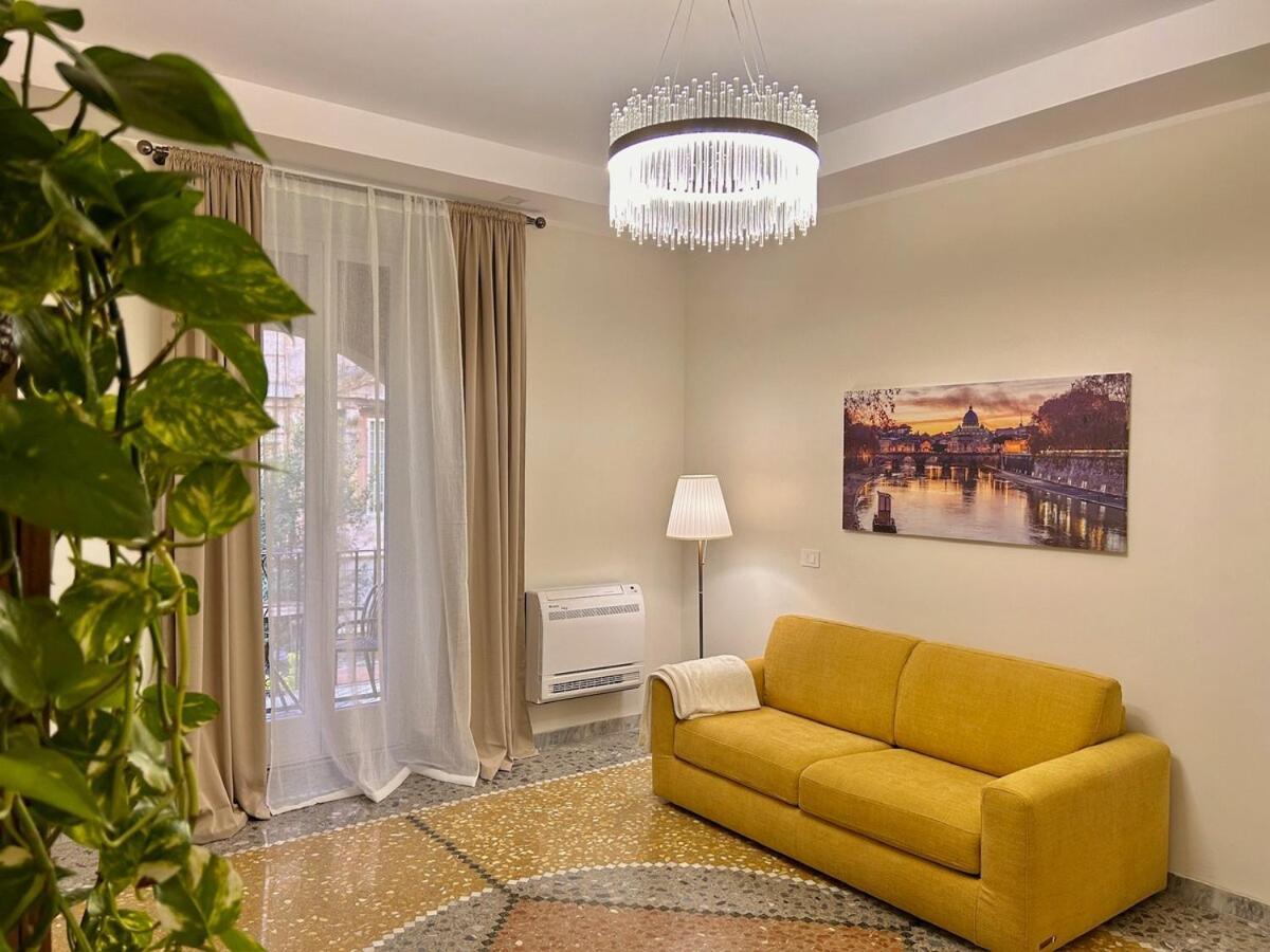 Elegant With Balcony Near The Center Apartment *