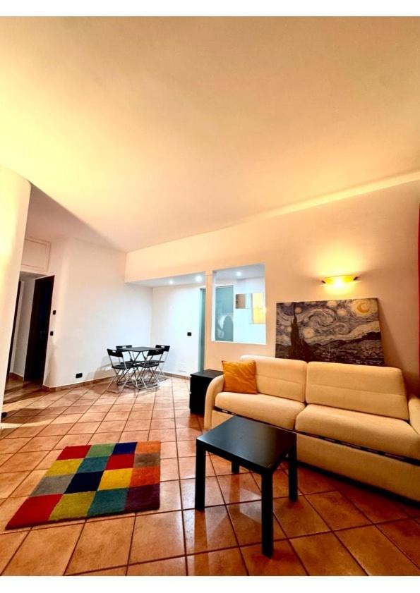 Dilly's Terrace Apartment *