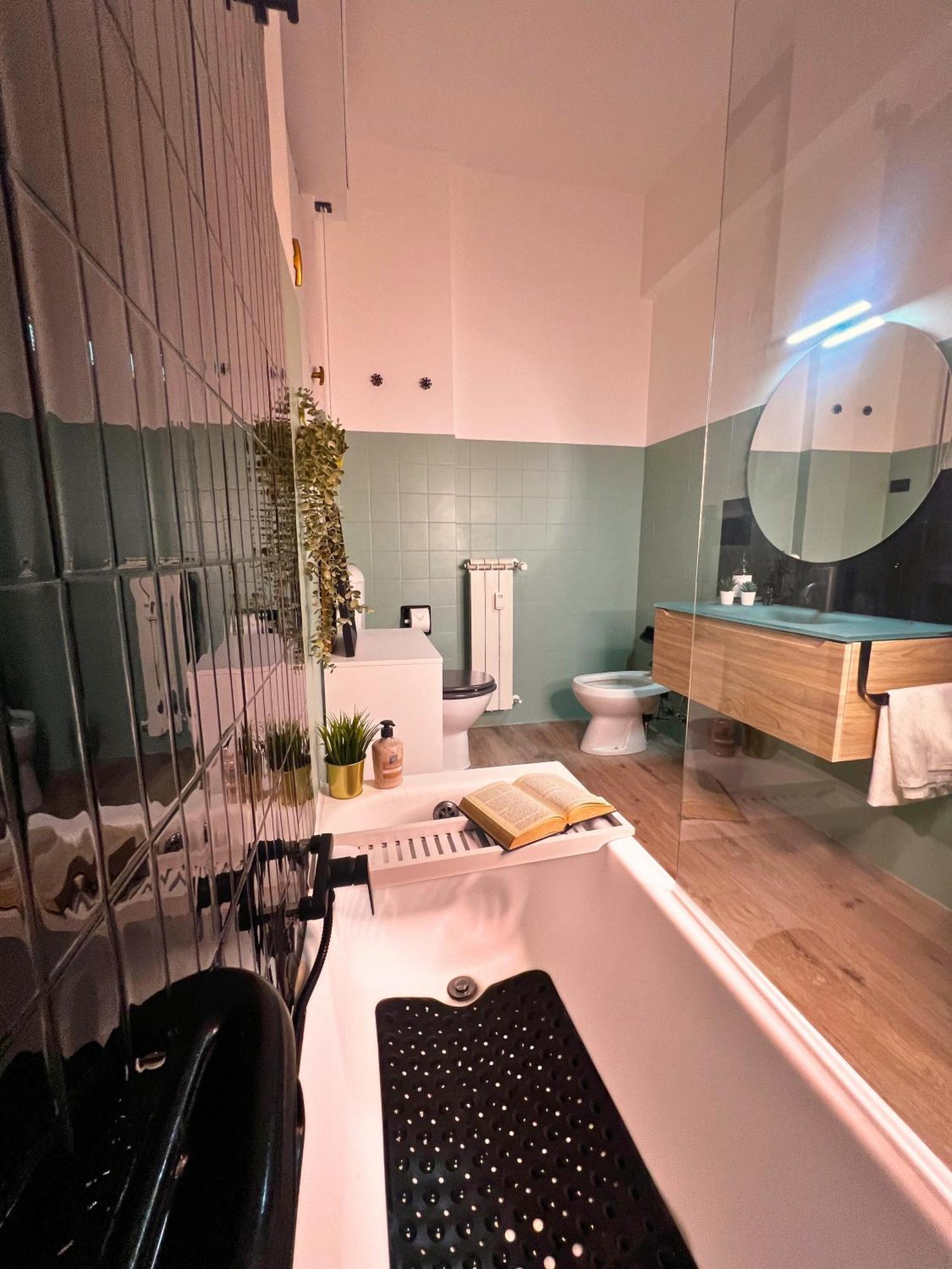 Appia Antica Apartment, Subway, 12 Stops Vatican, Comfort, Balcony