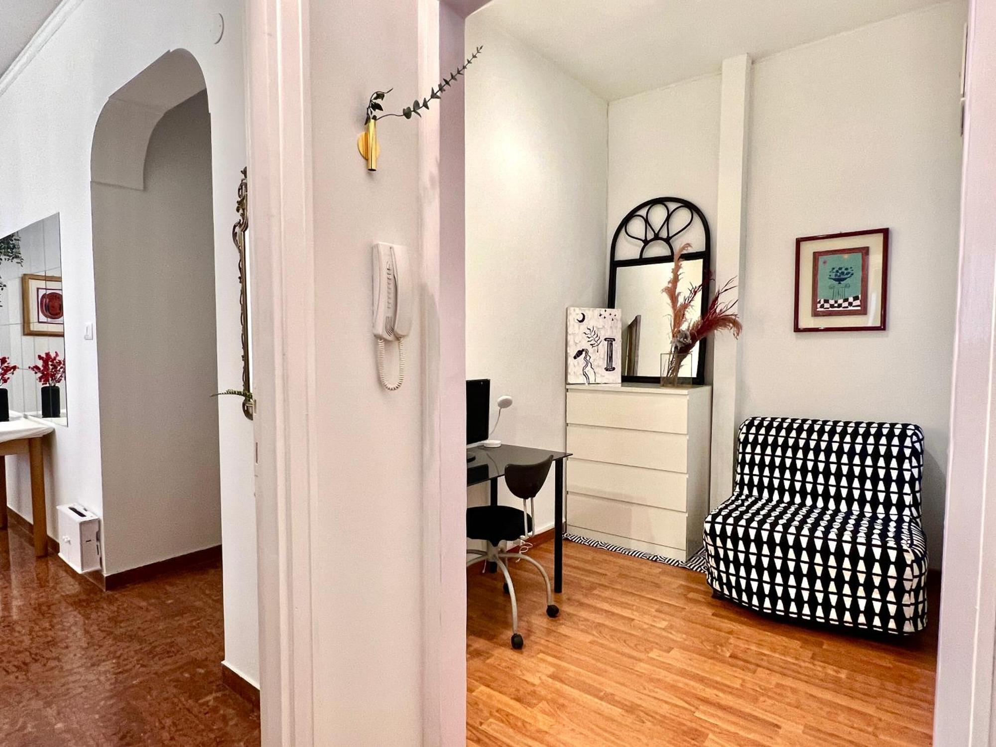 Appia Antica Apartment, Subway, 12 Stops Vatican, Comfort, Balcony Apartment Rome