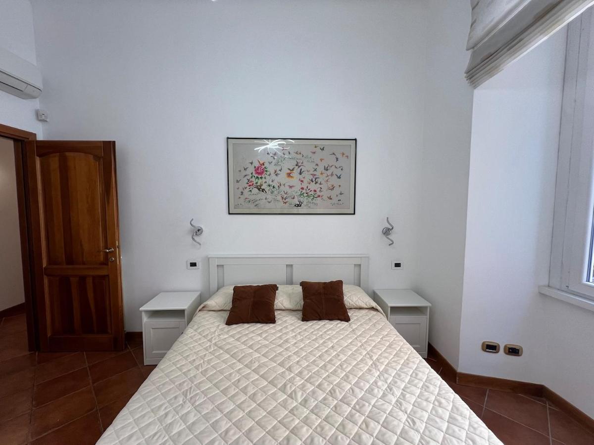 Paolina Lovely Rome