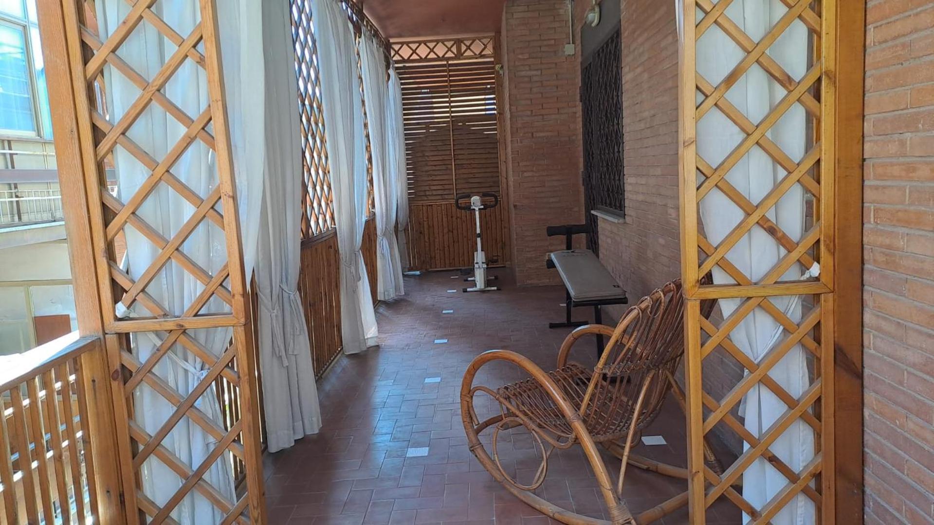 Dilly's Terrace Apartment *