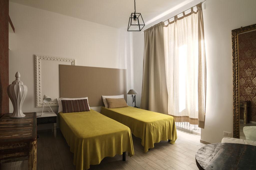 Of Arts Bed & Breakfast 2*