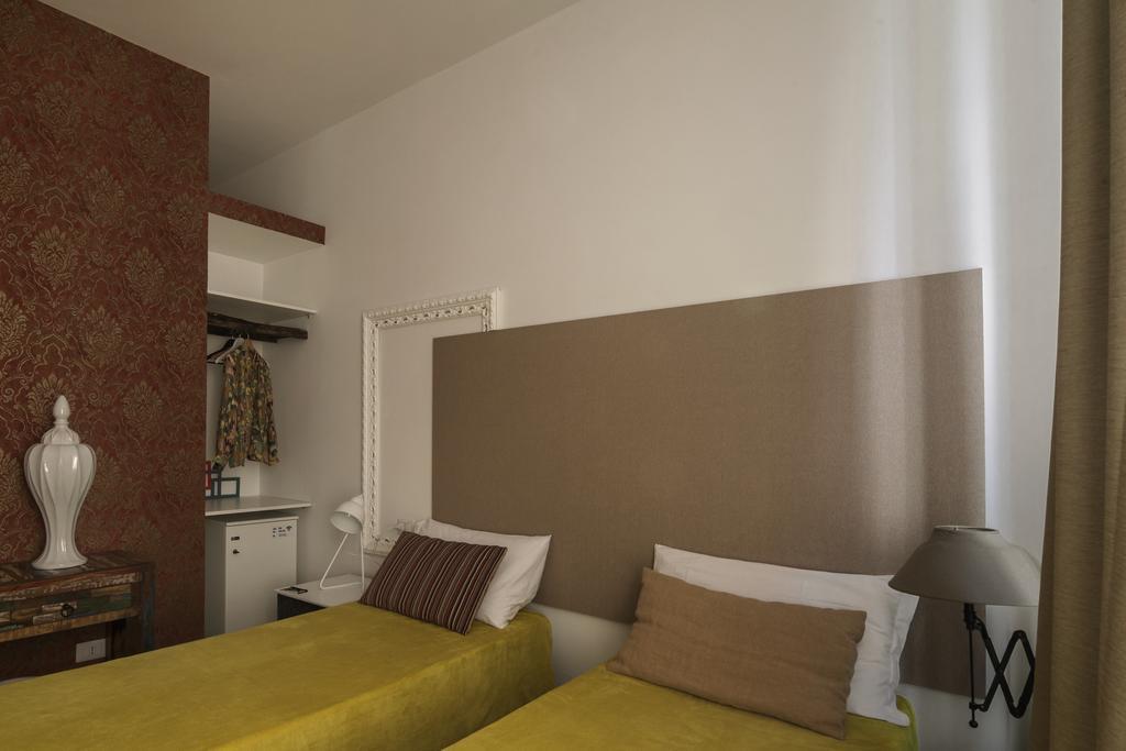 Of Arts Bed & Breakfast 2*