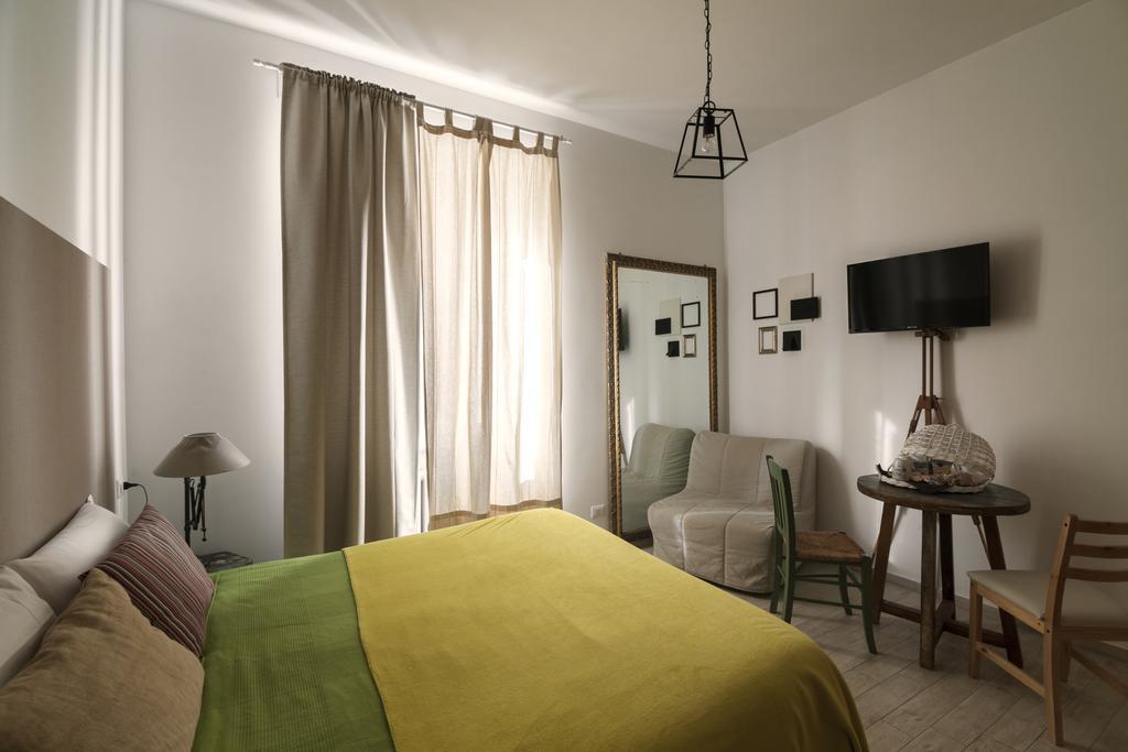 Of Arts Bed & Breakfast 2*