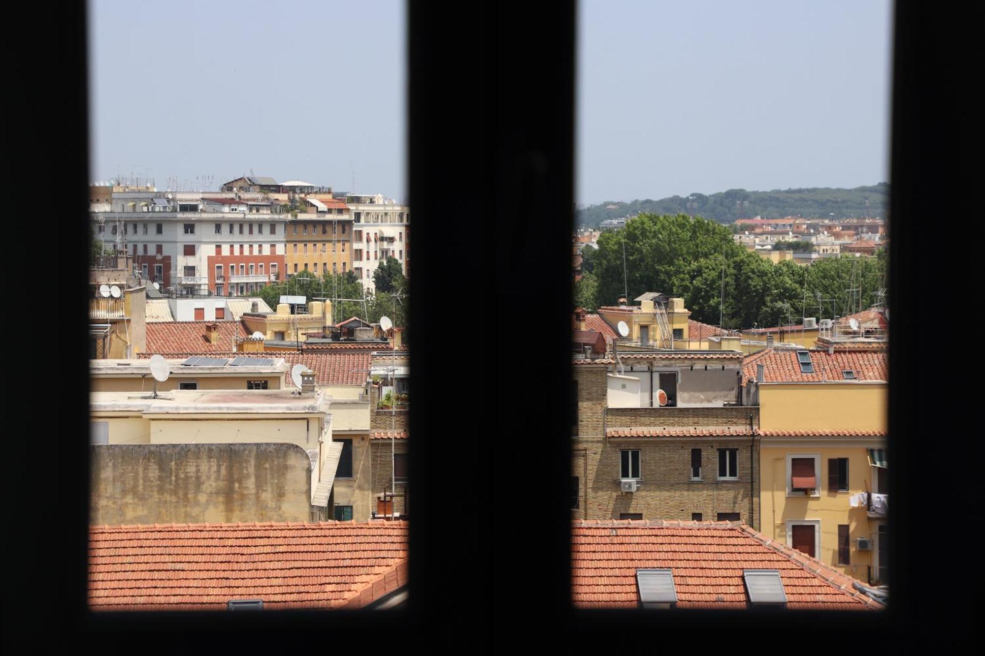 Vatican Jacuzzi House