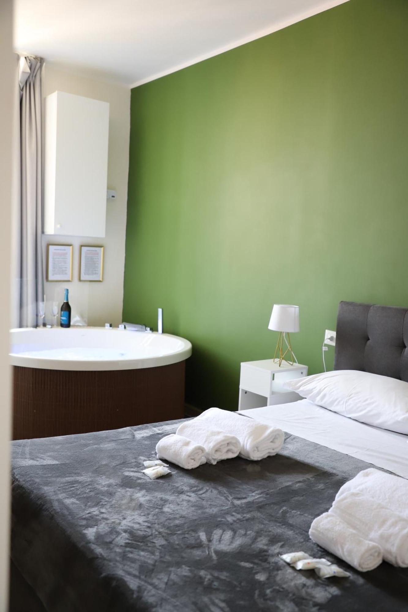 Vatican Jacuzzi House