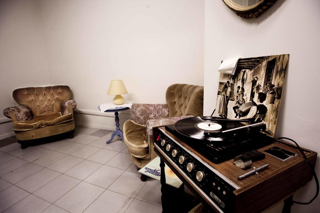 Next Stop Couette-café