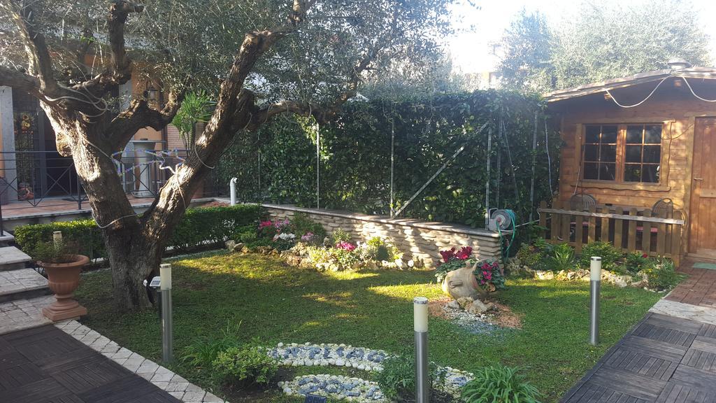 Aurelia Garden Gold Acomodação com café da manhã 