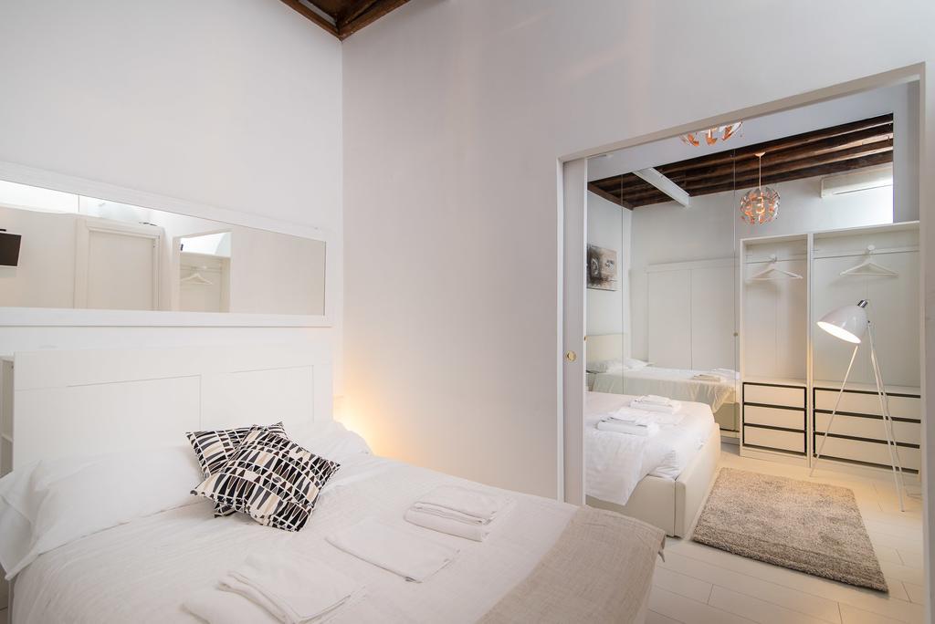 Apartment White Ostilia