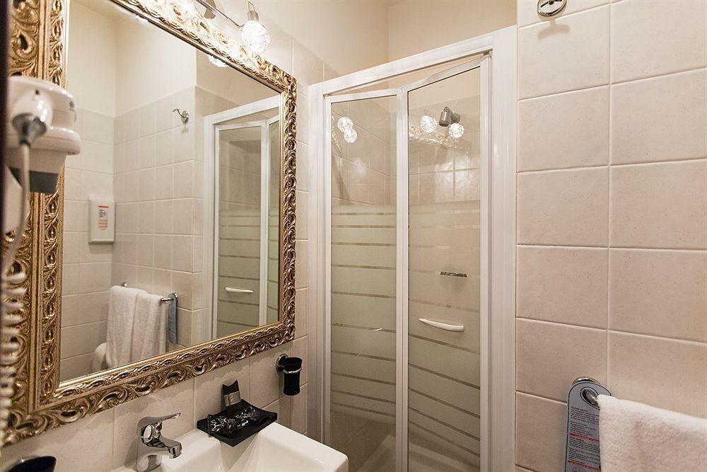 Hotel Romano 2* Rome
