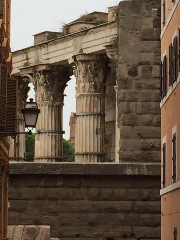 House&colosseum * Rome
