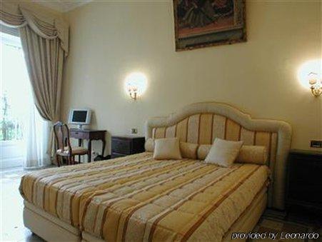 Episcopo Lipinsky Luxury Couette-café