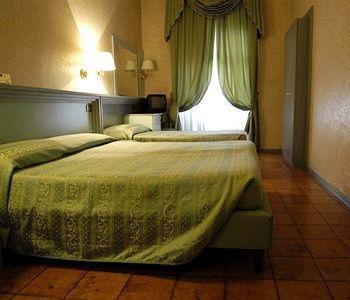 Zara Hotel 3*