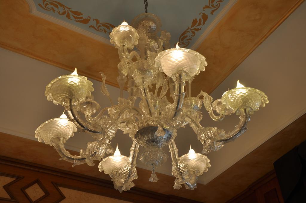 Imperial Crown Roma