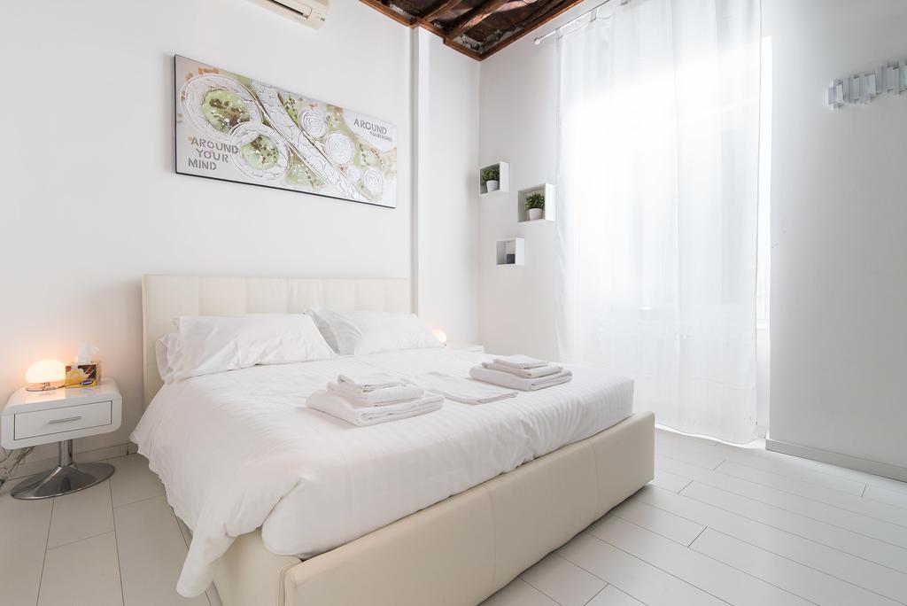 White Ostilia Apartment Rome