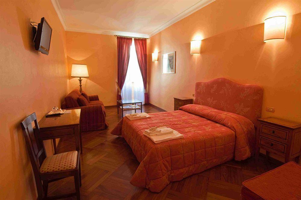 Couette-café All'orologio 3*