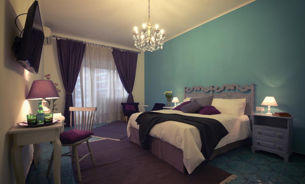 Gregory Place Couette-café 2*
