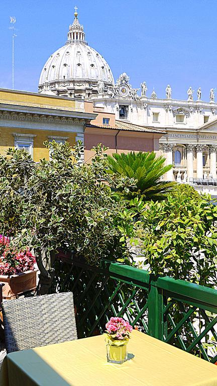 Residenza Paolo Vi 4*