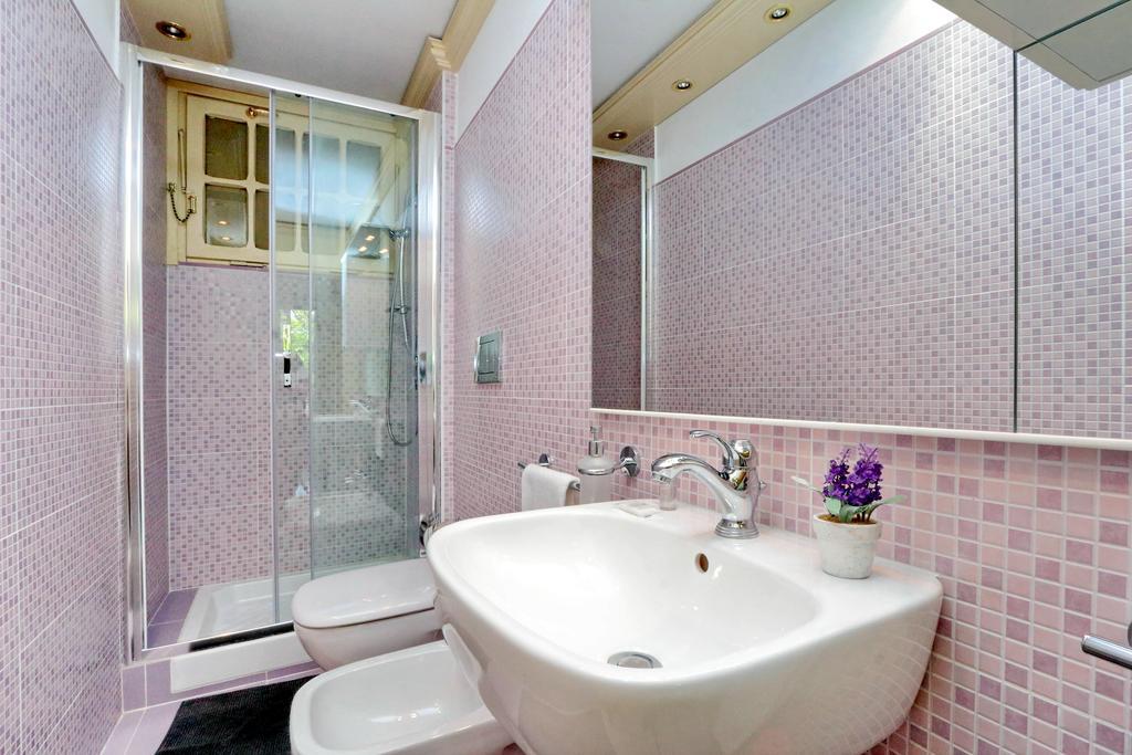 Apartment Pompeo Rome