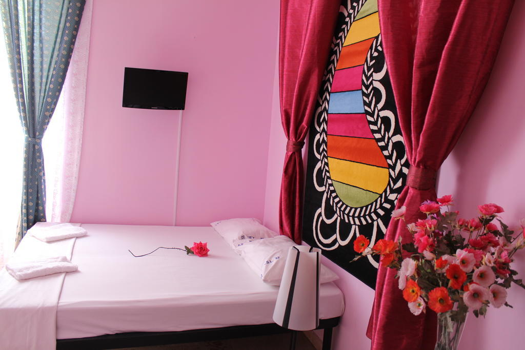 Hostel Ave Popolo Rome