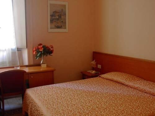Emanuela Hostel Rome