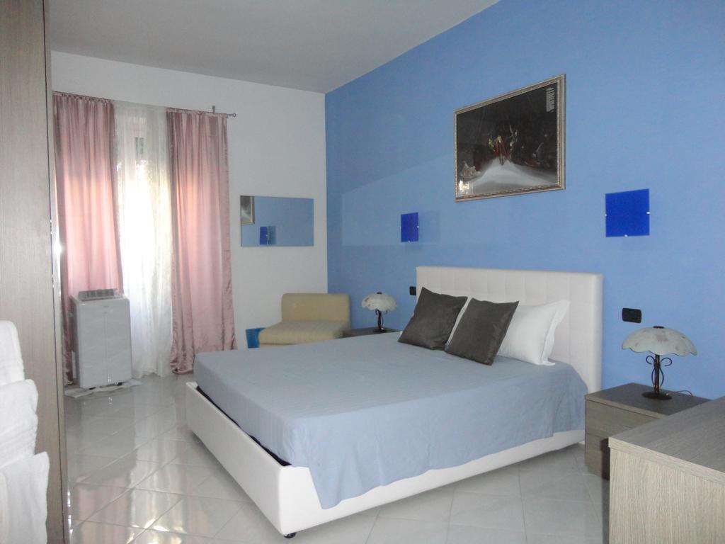 Guest house Suites Holiday Rooms *