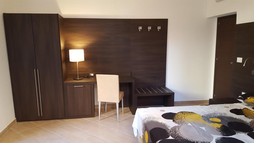 Guest house Una Finestra Su Monti 3*