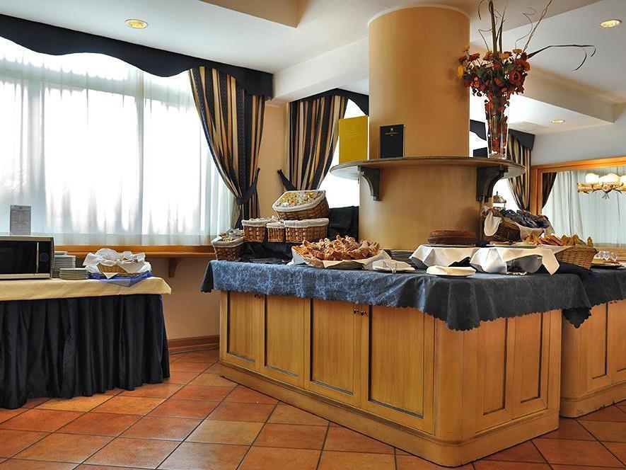 Hotel Pineta Palace 4*