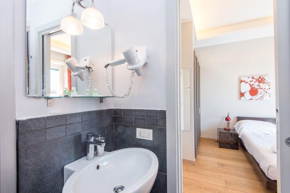 Relais Trastevere Bed & Breakfast 3*