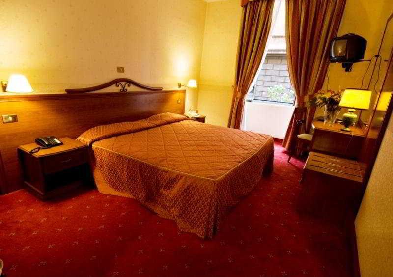 Virgilio Hotel 3*