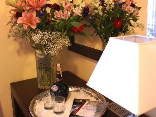 Hotel Versailles *