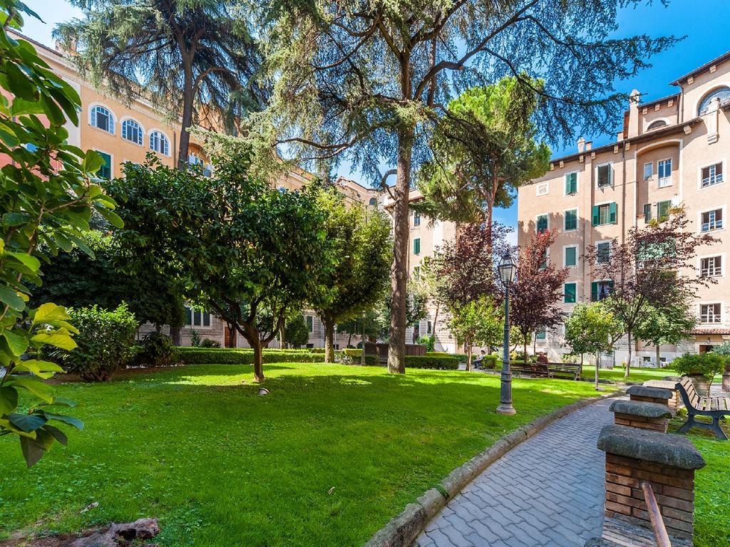 Apartment Piazza Tuscolo Rome